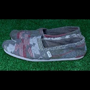 Toms Men’s Size 10.5 Gray Wool Shoes Slip Ons